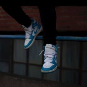 Meet your Posher, Devin